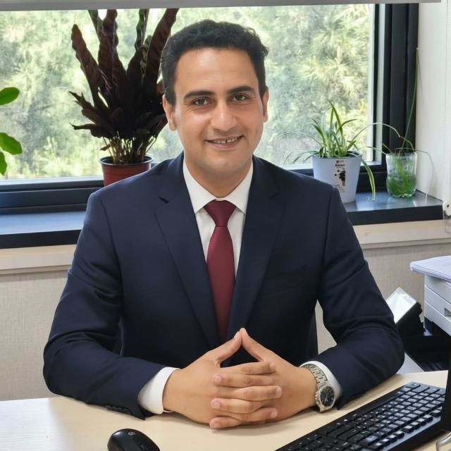 mahmoud photo.jpg picture